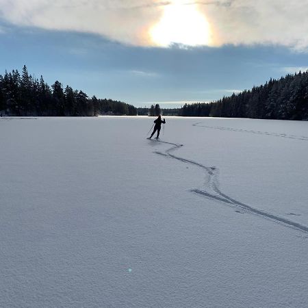 Egen Gaststuga Med Sjoutsikt Villa Mansarp Exterior foto