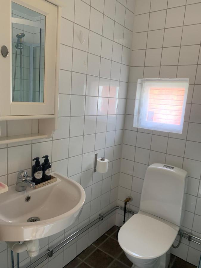 Egen Gaststuga Med Sjoutsikt Villa Mansarp Exterior foto