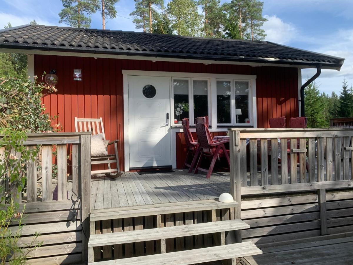 Egen Gaststuga Med Sjoutsikt Villa Mansarp Exterior foto