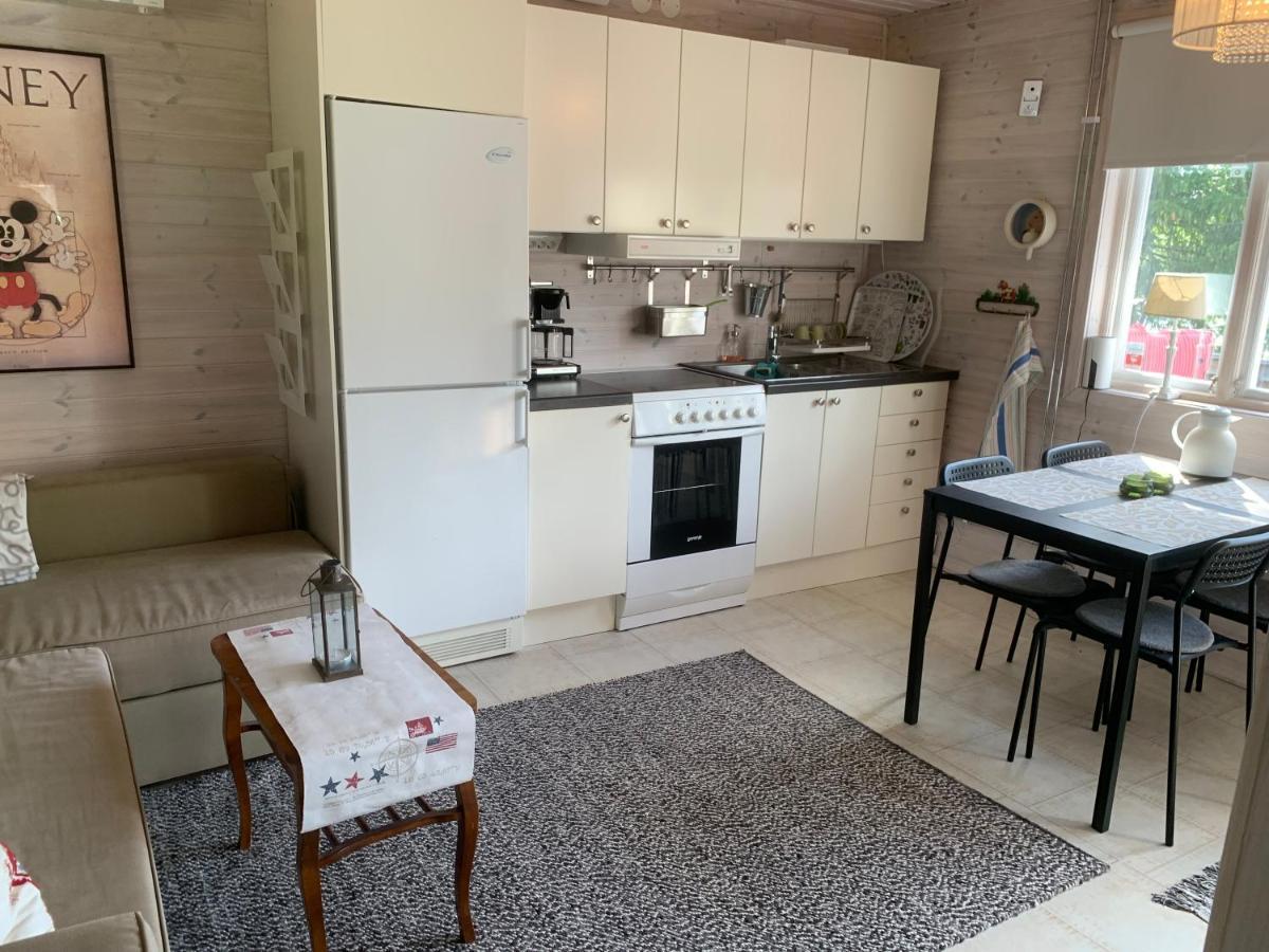 Egen Gaststuga Med Sjoutsikt Villa Mansarp Exterior foto